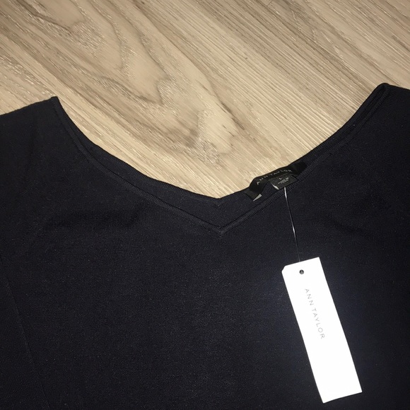 Ann Taylor Boatneck V-Neck-NEW w/TAGS/NEVER WORN - Picture 4 of 8